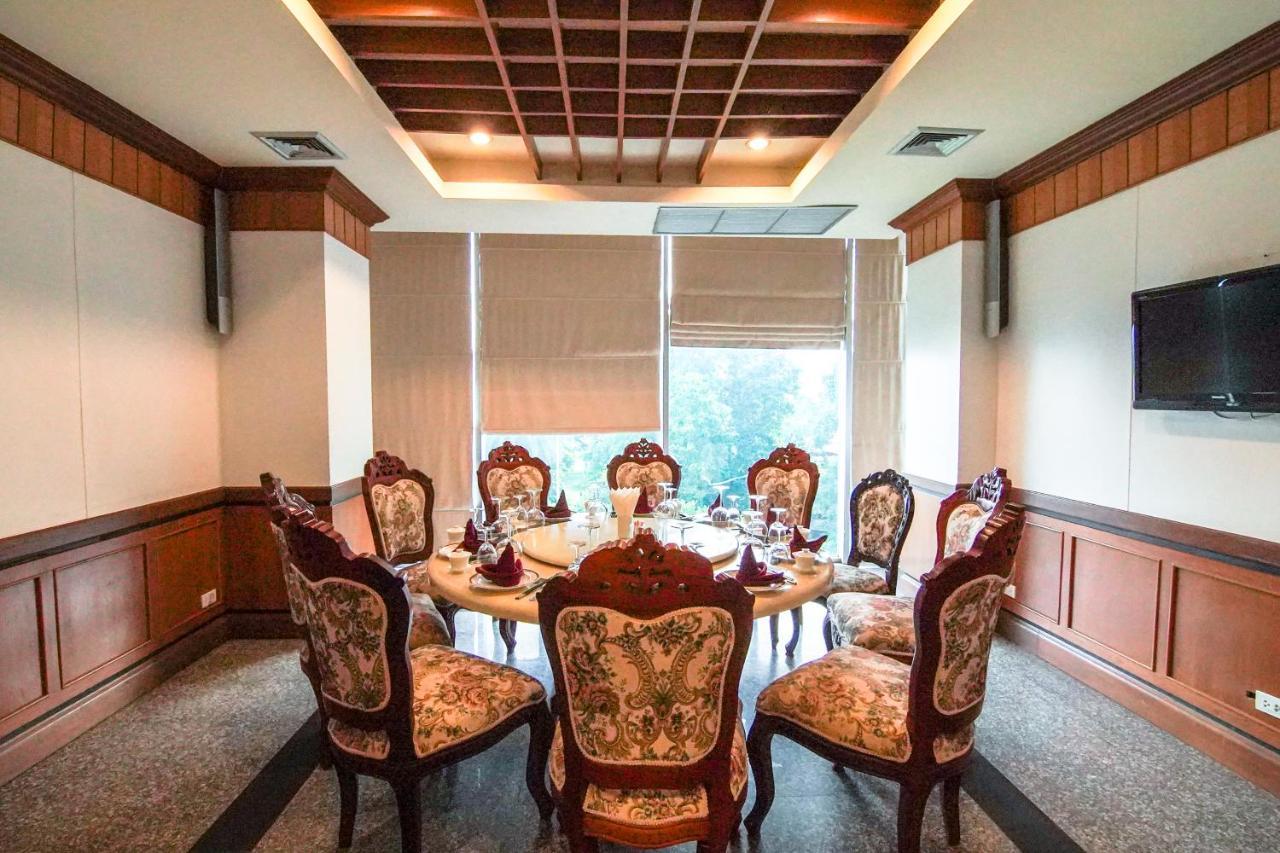 Arawan Riverside Hotel Паксе Екстер'єр фото