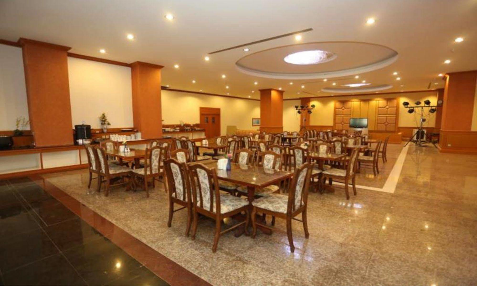 Arawan Riverside Hotel Паксе Екстер'єр фото
